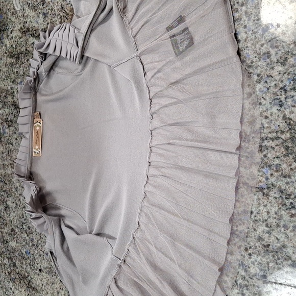 "TWELVE by TWELVE" Women's Sz. L, Gray sweater with ruffles pleats and flares. - Picture 8 of 13